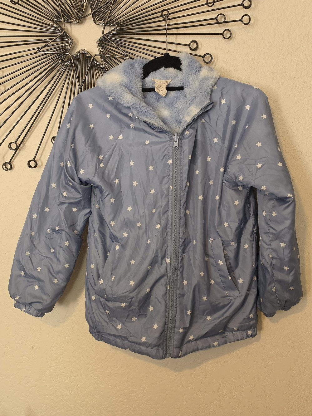 Reversible Light Blue Star-Print Puffer Jacket, Cloud Fuzzy Print